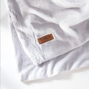 Silver Unhide Lil Marshmallow